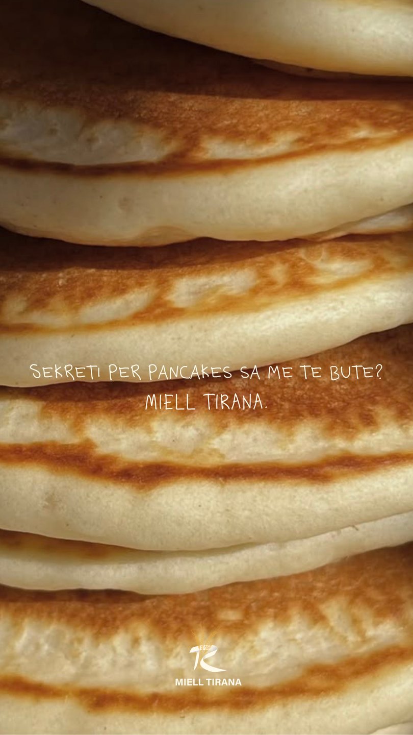 Stack of pancakes: the secret to fluffy pancakes is Miell Tirana