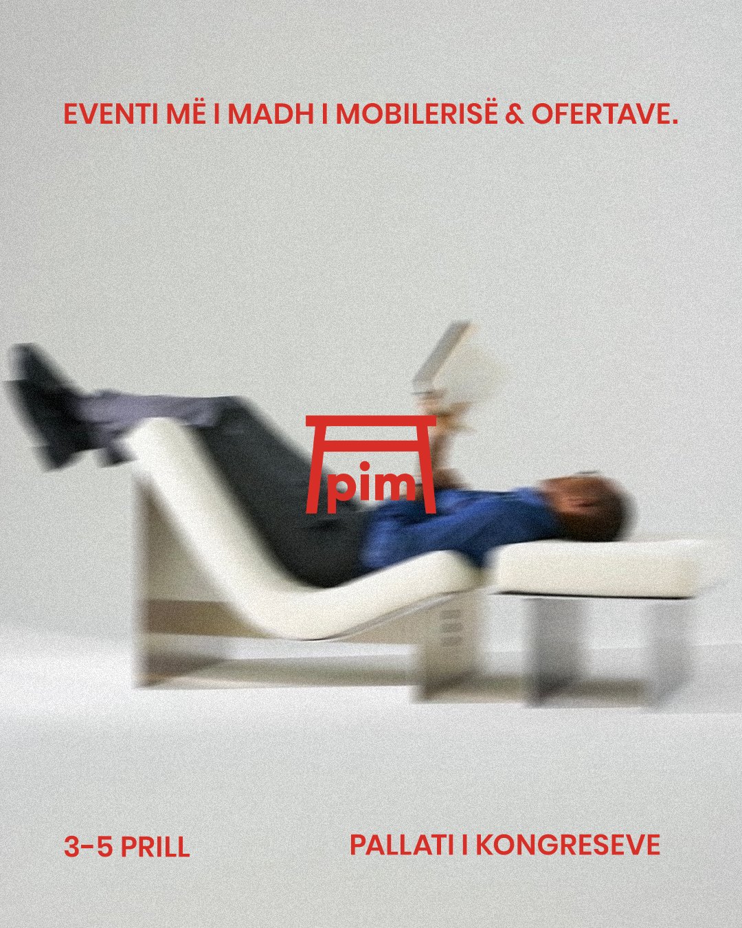 Man reading on a white lounge chair: the biggest furniture and offers event