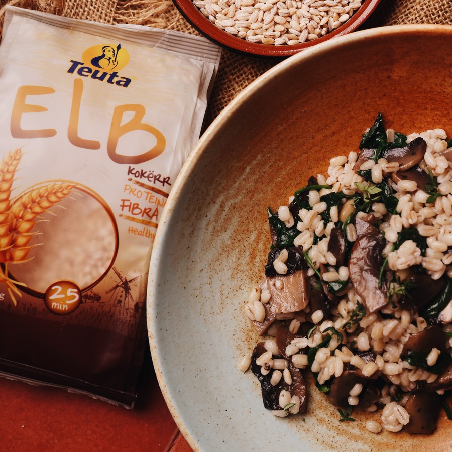 Barley risotto with mushrooms beside a Teuta ELB pack
