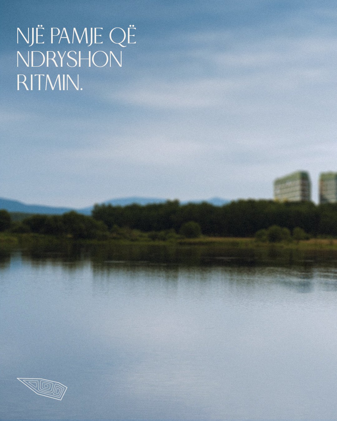 Lake view with the Kontur towers in the distance: a view that changes the rhythm