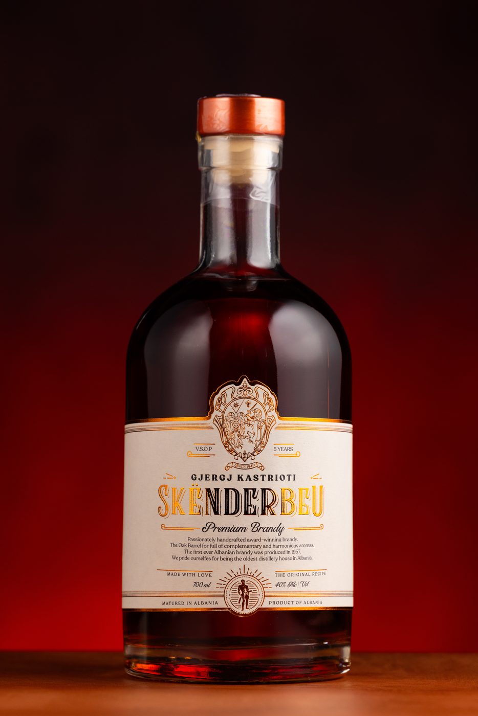 Skënderbeu VSOP Premium Brandy on red